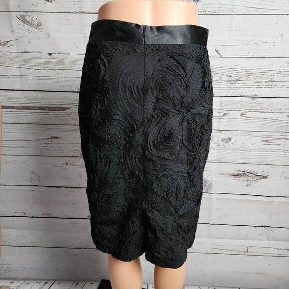 Josie Natori Textured Black Skirt 4 EUC - Picture 2 of 6